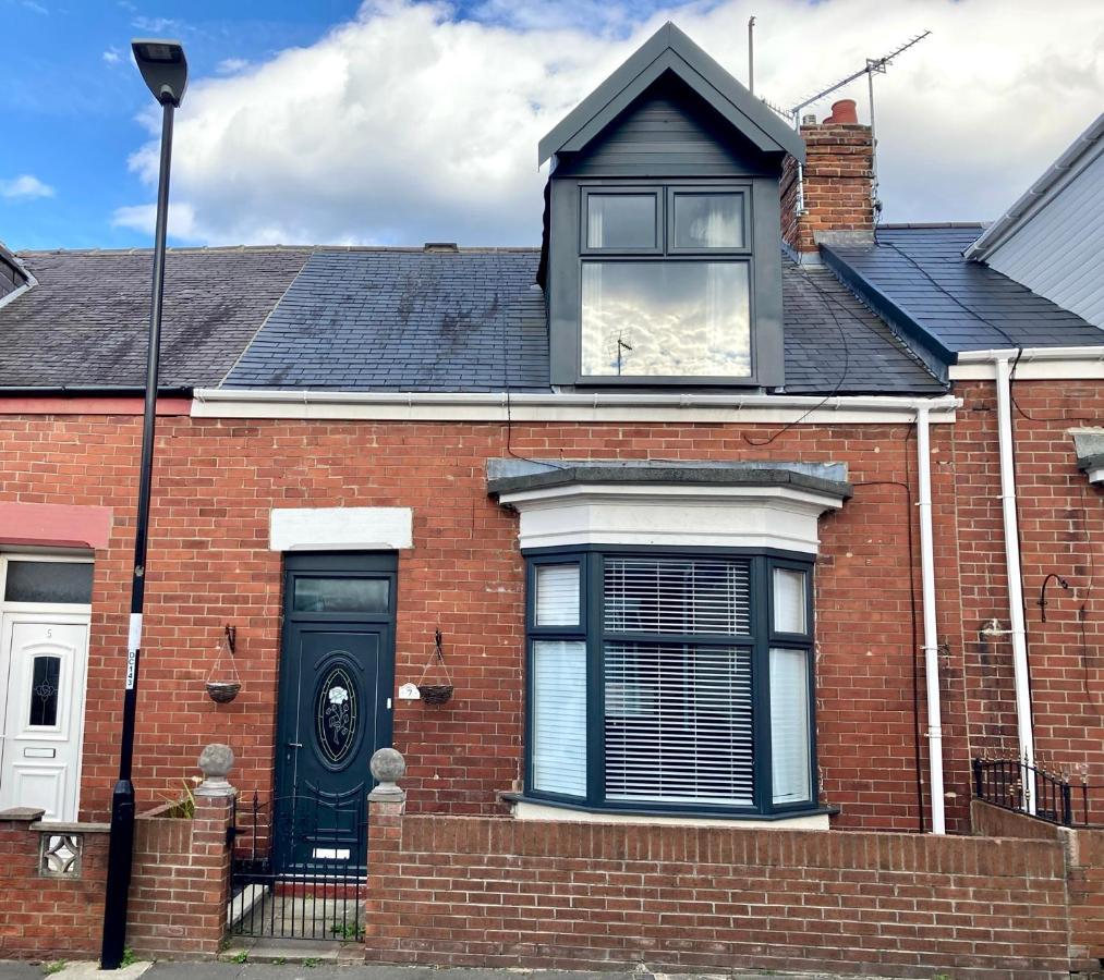 High Barnes 3 Bed House With Parking, Sleeps 7, Quiet Location Apartment Sunderland  Exterior foto